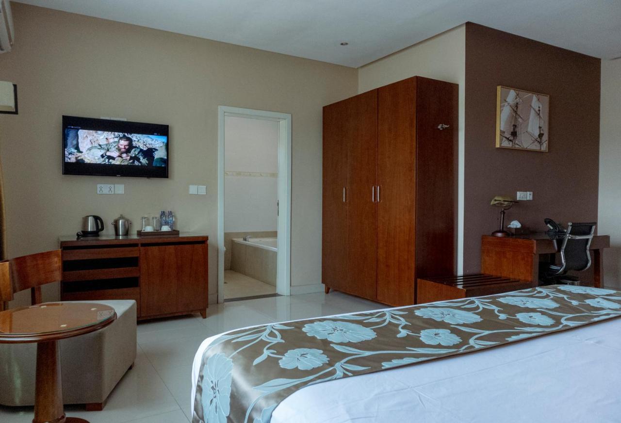 Frederick'S Lodge คูมาซี ภายนอก รูปภาพ