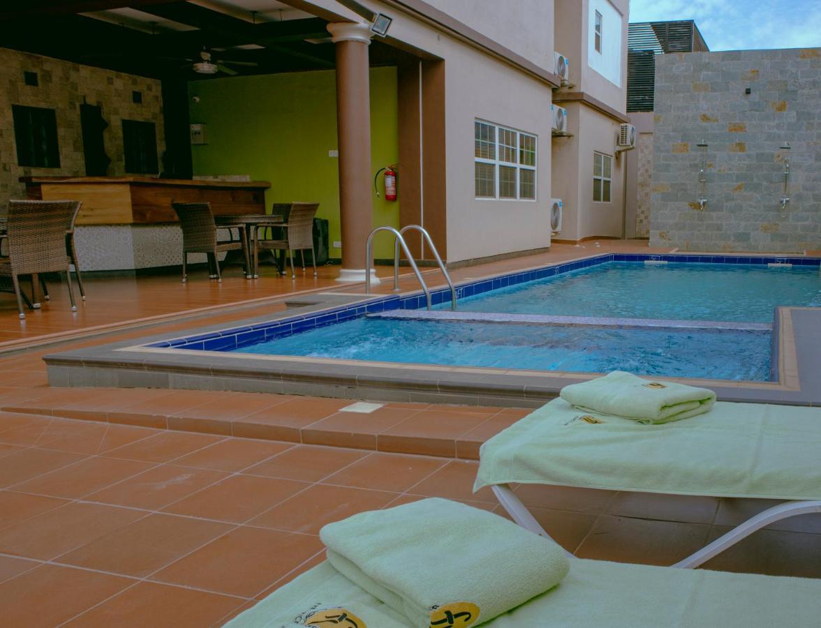 Frederick'S Lodge คูมาซี ภายนอก รูปภาพ
