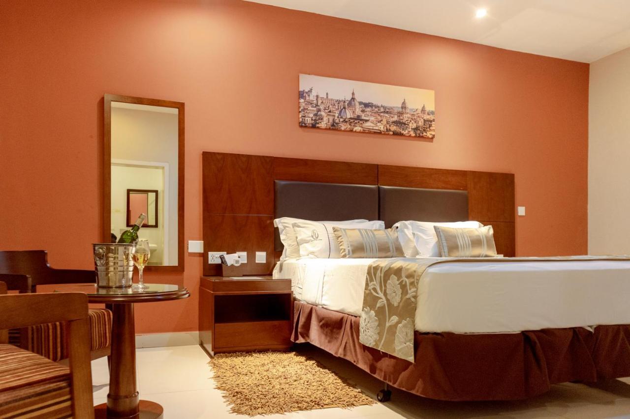 Frederick'S Lodge คูมาซี ภายนอก รูปภาพ
