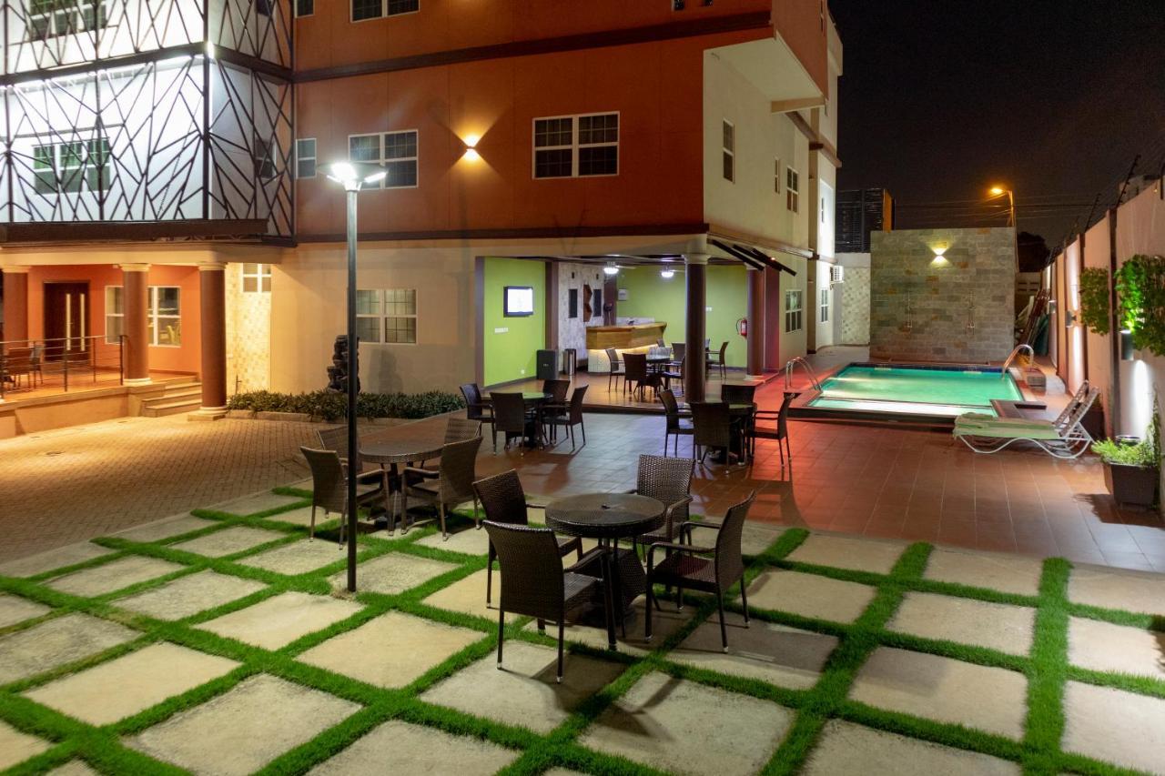 Frederick'S Lodge คูมาซี ภายนอก รูปภาพ