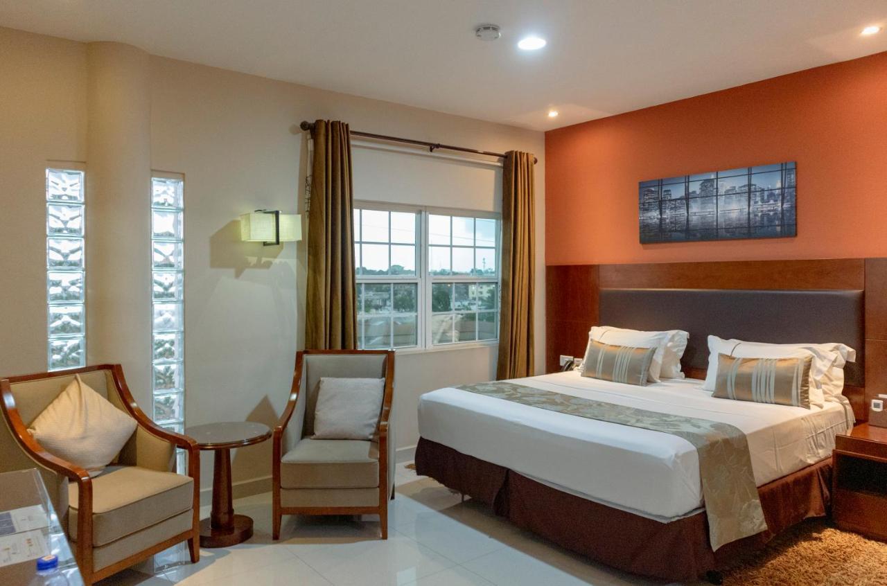 Frederick'S Lodge คูมาซี ภายนอก รูปภาพ