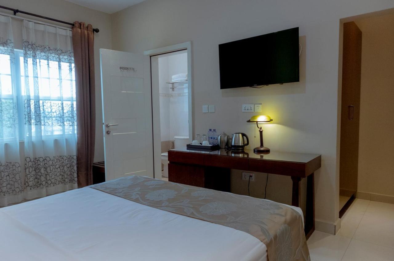 Frederick'S Lodge คูมาซี ภายนอก รูปภาพ
