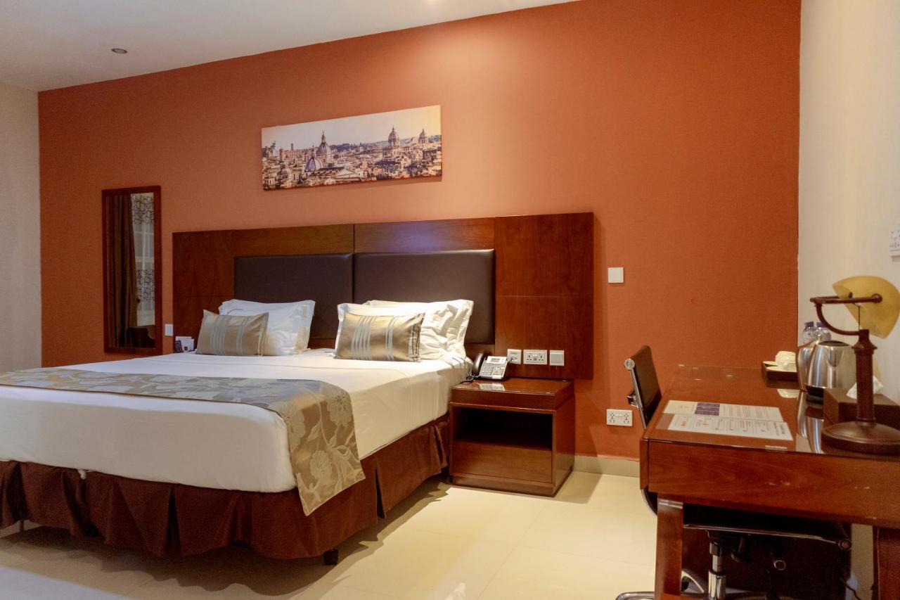 Frederick'S Lodge คูมาซี ภายนอก รูปภาพ