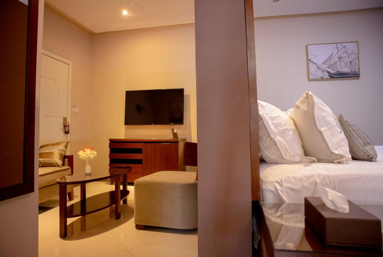 Frederick'S Lodge คูมาซี ภายนอก รูปภาพ