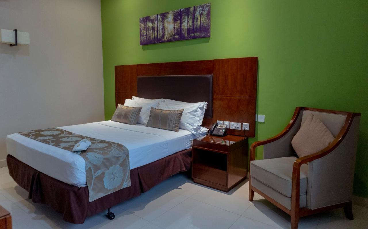 Frederick'S Lodge คูมาซี ภายนอก รูปภาพ