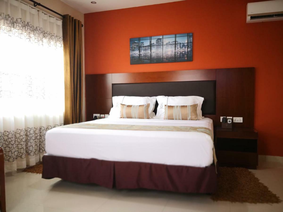 Frederick'S Lodge คูมาซี ภายนอก รูปภาพ
