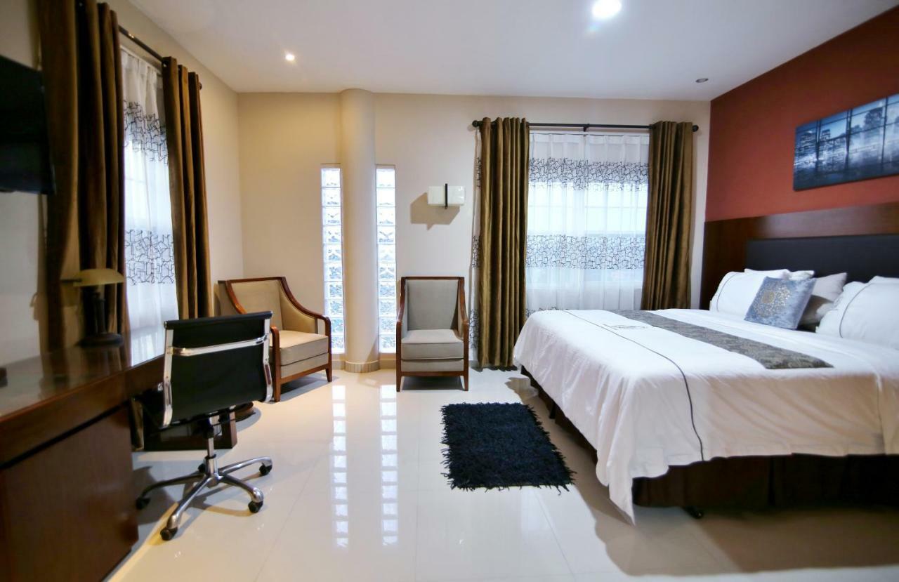 Frederick'S Lodge คูมาซี ภายนอก รูปภาพ